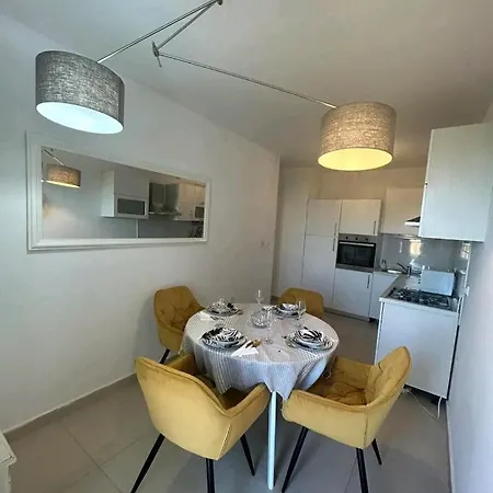 Joy Apartment Split